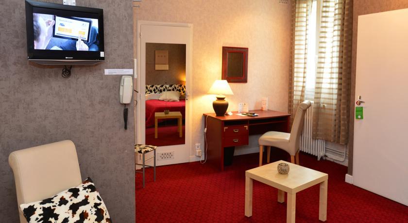 Hotel La Croix Blanche Tarbes Habitación foto