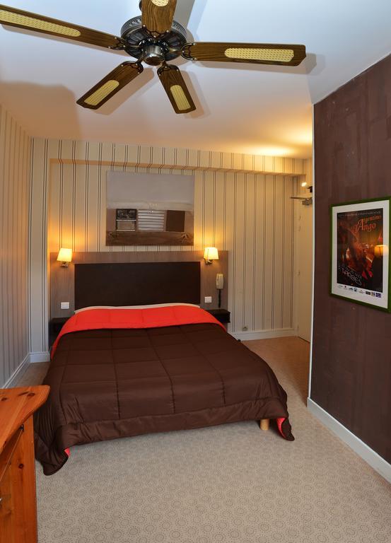 Hotel La Croix Blanche Tarbes Habitación foto