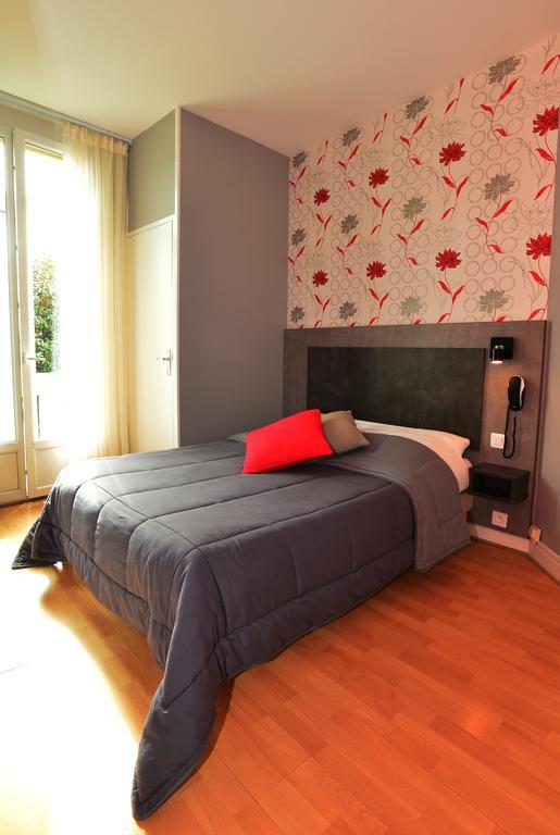Hotel La Croix Blanche Tarbes Habitación foto