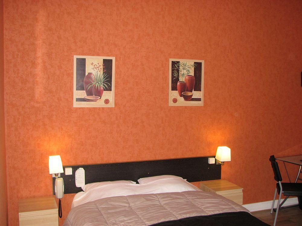 Hotel La Croix Blanche Tarbes Exterior foto